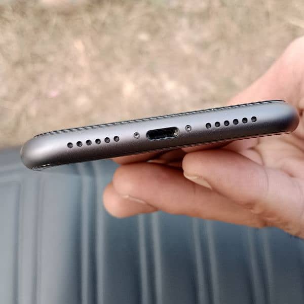 Iphone 11 64gb 10/10 condition Non PTA waterpack for sale 4