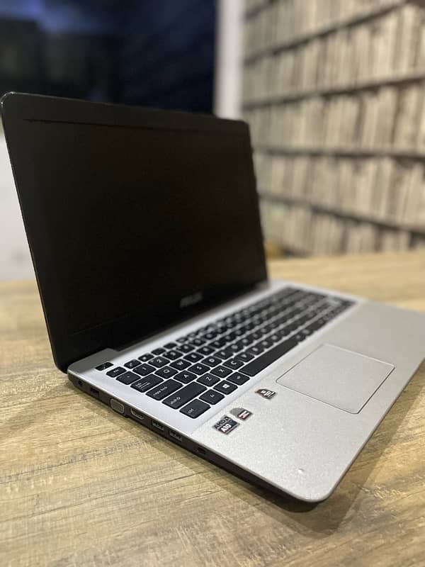 ASUS Office/Gaming Laptop AMD 10 core 4Cpu+6Gpu 8gb Ram 256gb ssd 1