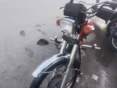 good condition bike for sale sirf interested hi rabta karen