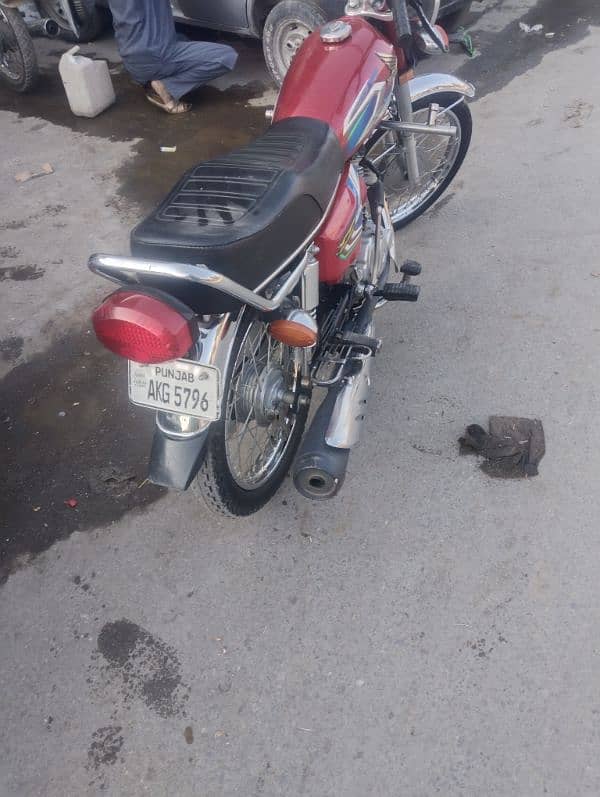 good condition bike for sale sirf interested hi rabta karen 4