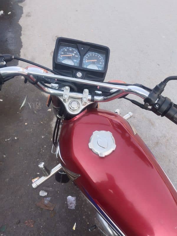 good condition bike for sale sirf interested hi rabta karen 5