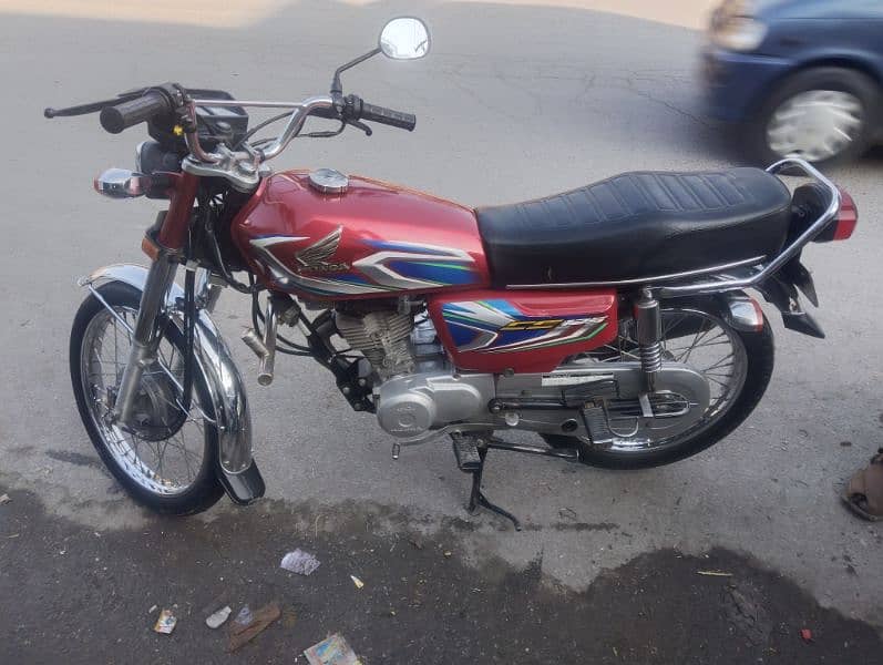 good condition bike for sale sirf interested hi rabta karen 6