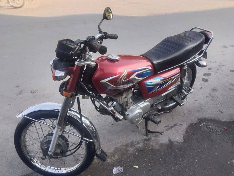 good condition bike for sale sirf interested hi rabta karen 7