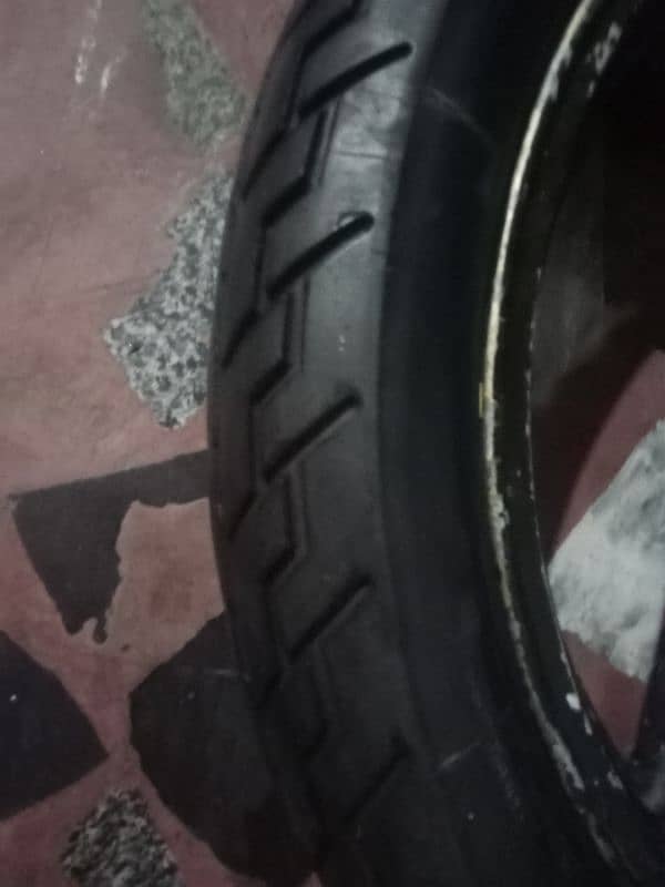 Honda deluxe 125 ke mukammal alai rim aur tyre 0