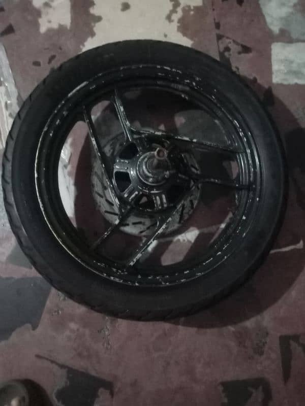 Honda deluxe 125 ke mukammal alai rim aur tyre 2