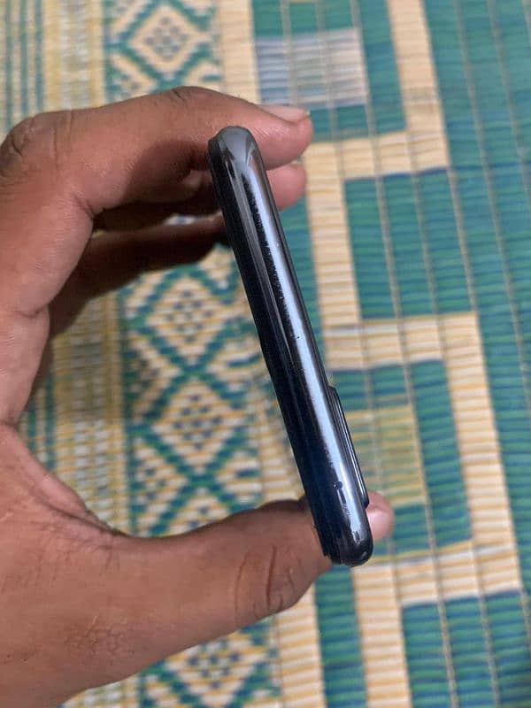 vivo y73 (8+128) condition 10/10 one handed use 4