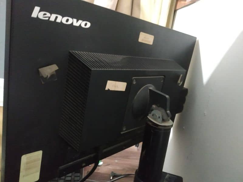 lenovo 22 inch lcd 4