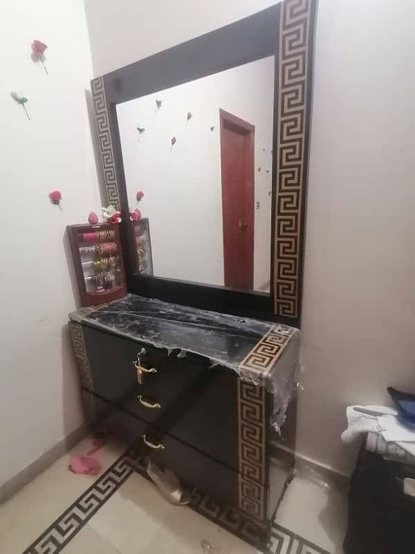 dressing table 1