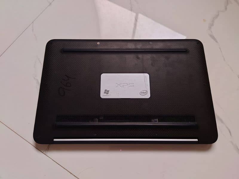 Dell core i7 Mint Condition Slim Laptop 5