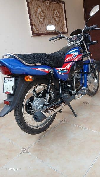 Show Room condition Honda Pridor for sale 4