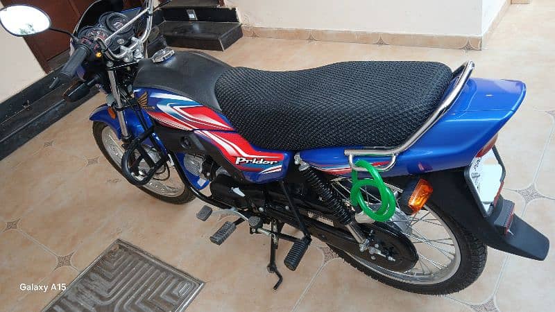 Show Room condition Honda Pridor for sale 6