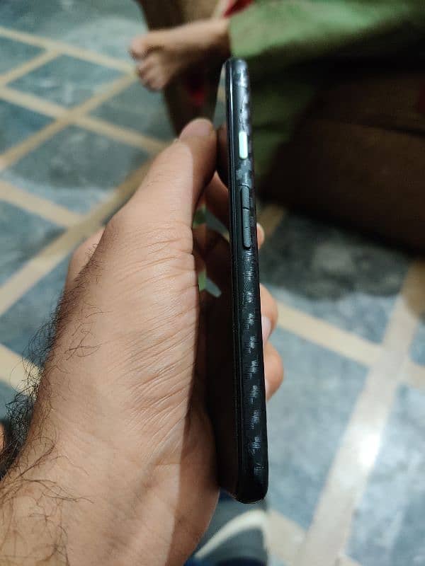 Google Pixel 4a 4g 6/128 gb 9/10 condition 3