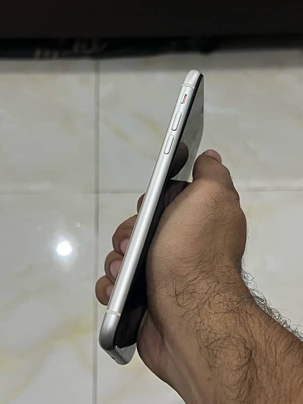 iPhone 11 128gb factory unlock white 1