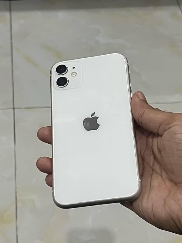 iPhone 11 128gb factory unlock white 4