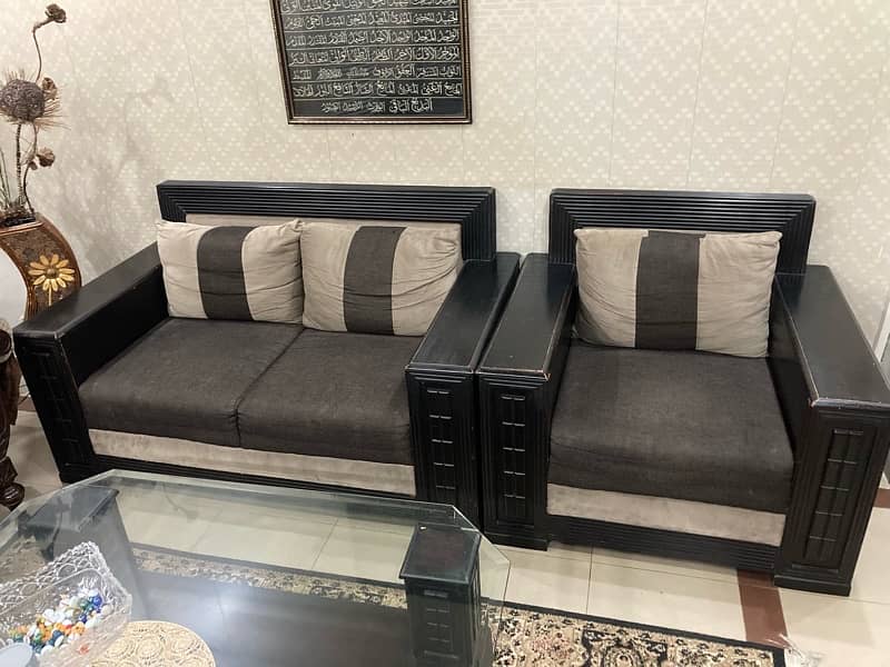 7 Seater Sofa Set With Dewan In Good Condition 2