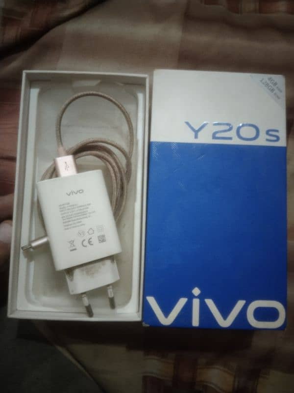 Vivo Y20S 4+1/128 With box and 10W Original charger 8