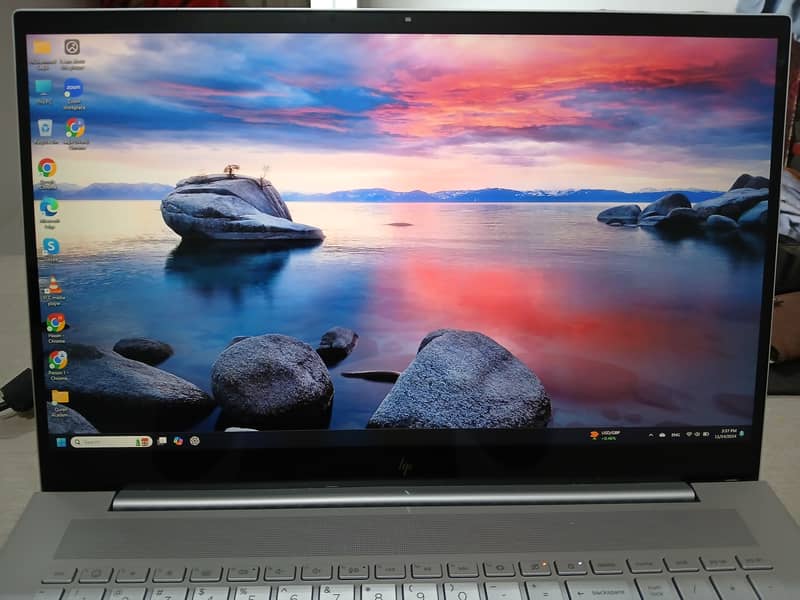 HP ENVY 17. i7, 12th Gen,Gaming Laptop 9