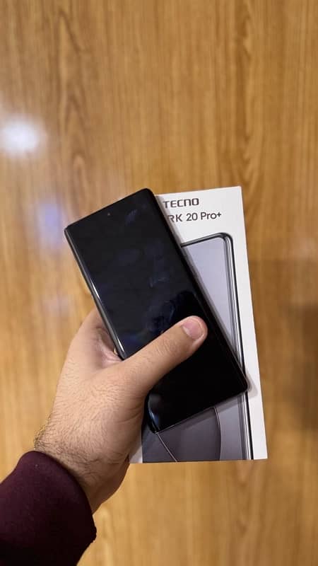 Tecno Spark 20 Pro Plus 8/256GB complete Box 0