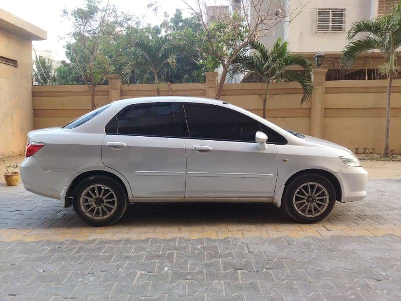 Honda City IDSI 2006 own engine mint condition 18