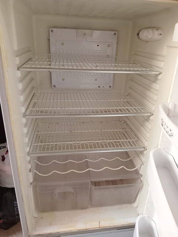 Orient Fridge XL Size for sale working condition 2