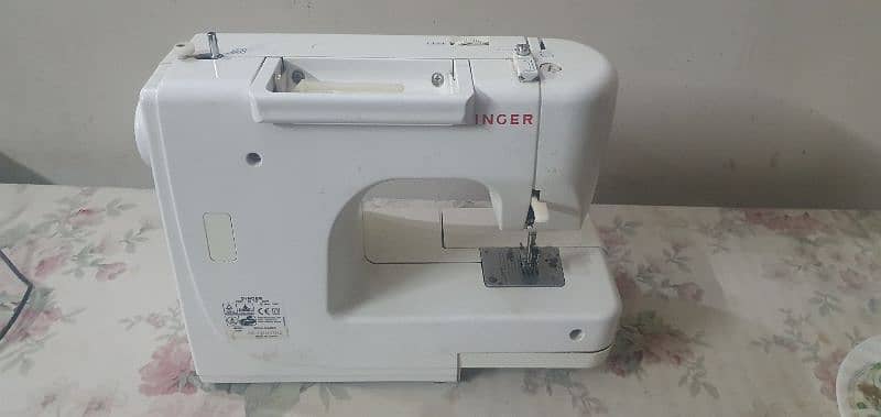 Singer 8280 Sewing machine 2