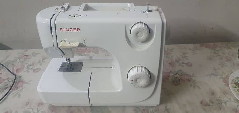 Singer 8280 Sewing machine 3