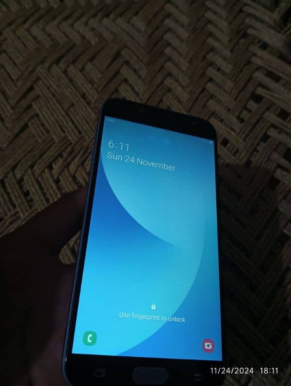 Samsung Galaxy J7 pro 1