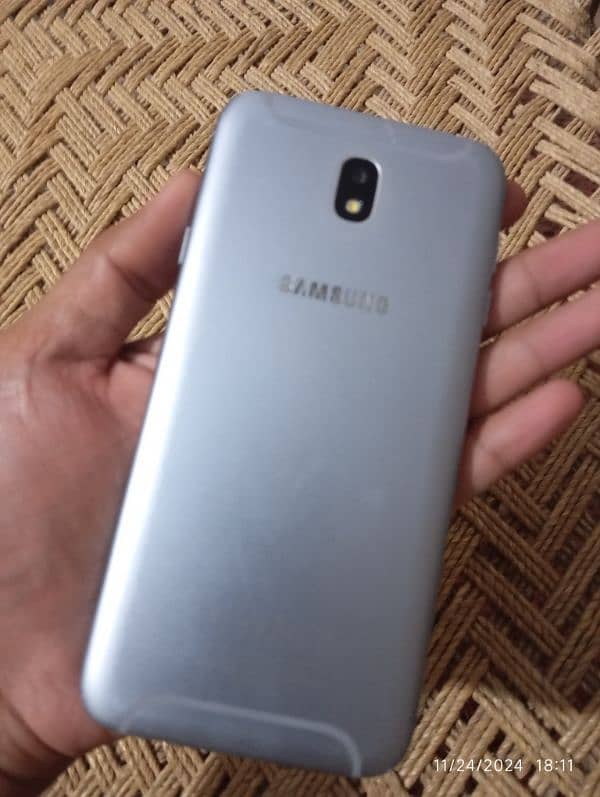 Samsung Galaxy J7 pro 2