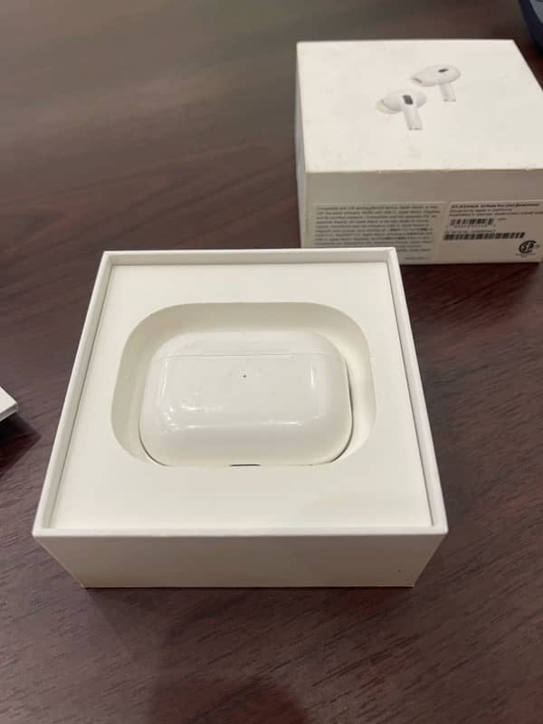 Apple Airpods Pro 2nd Gen Usb-C 4