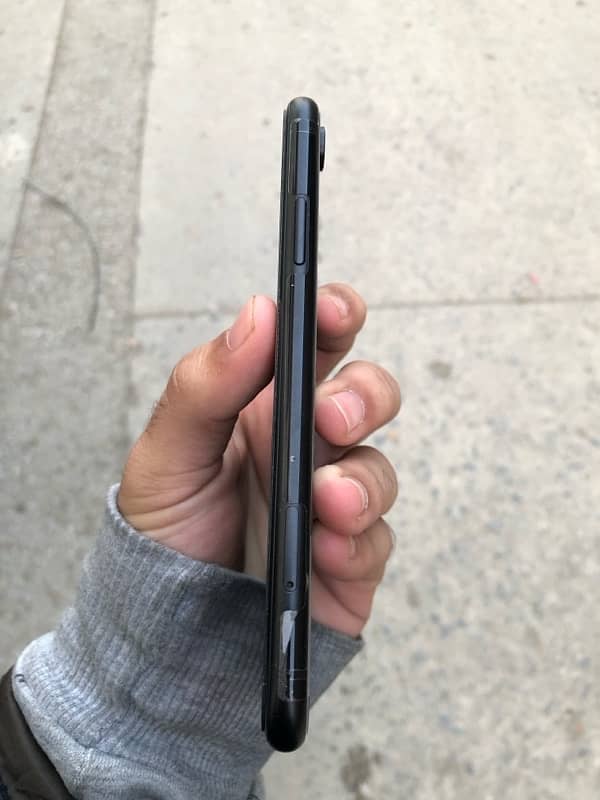 iphone xr b 12