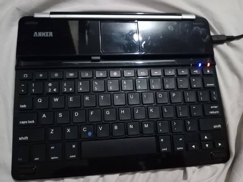 ANKER iPAD KEYBOARD 0