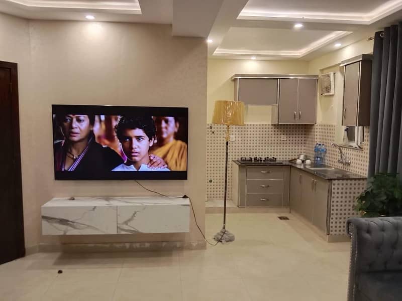 One bedroom VIP apartment for rent for short stay in bahria town 2