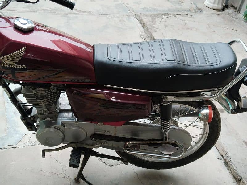 20/21 125 full ok condition 10 /8 tyre new ok  bilkul 7