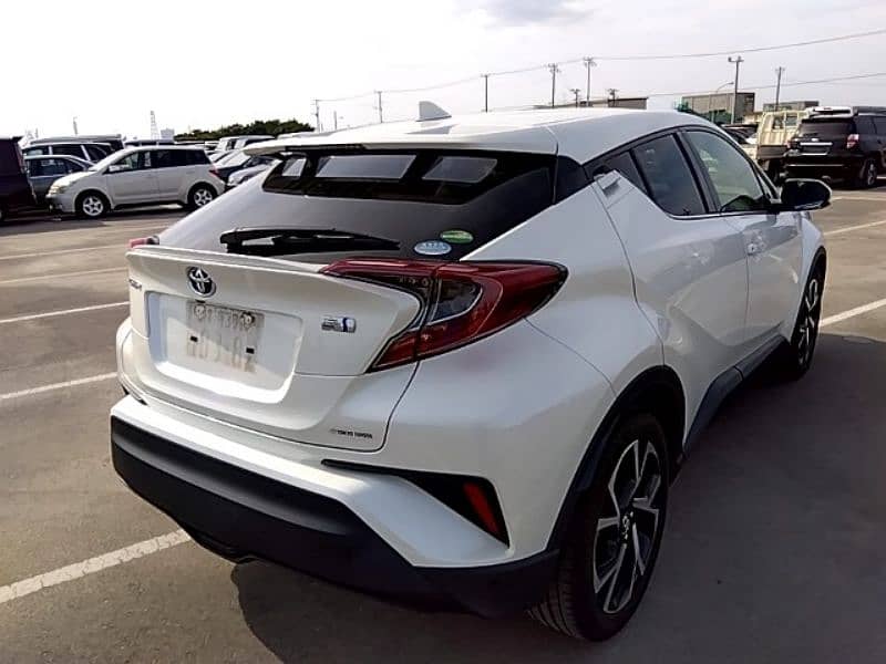 Toyota C-HR 2024 1