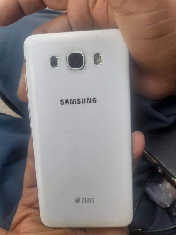 Samsung J7(2016) 1