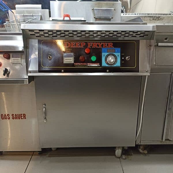 Commercial fryer for sale. 0