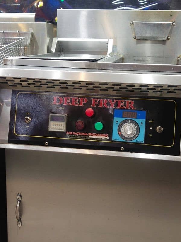 Commercial fryer for sale. 3