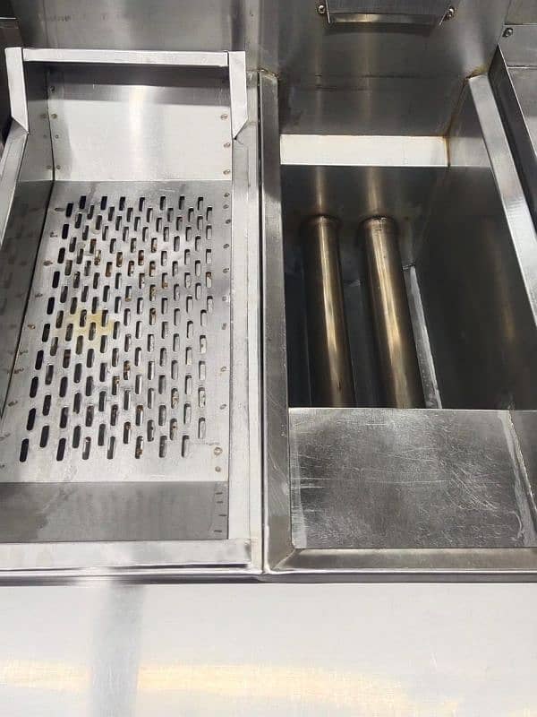 Commercial fryer for sale. 4