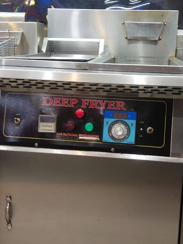 Commercial fryer for sale. 6