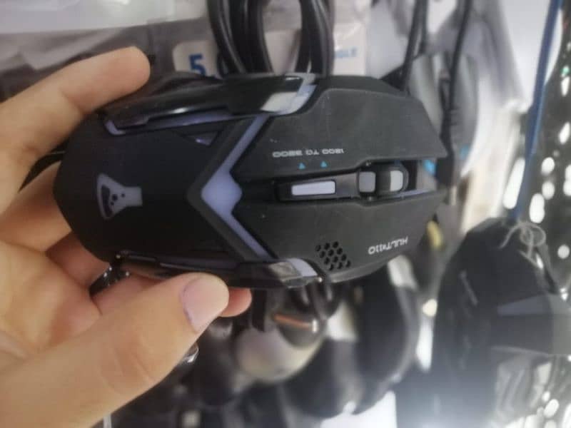 Gaming mouse 9