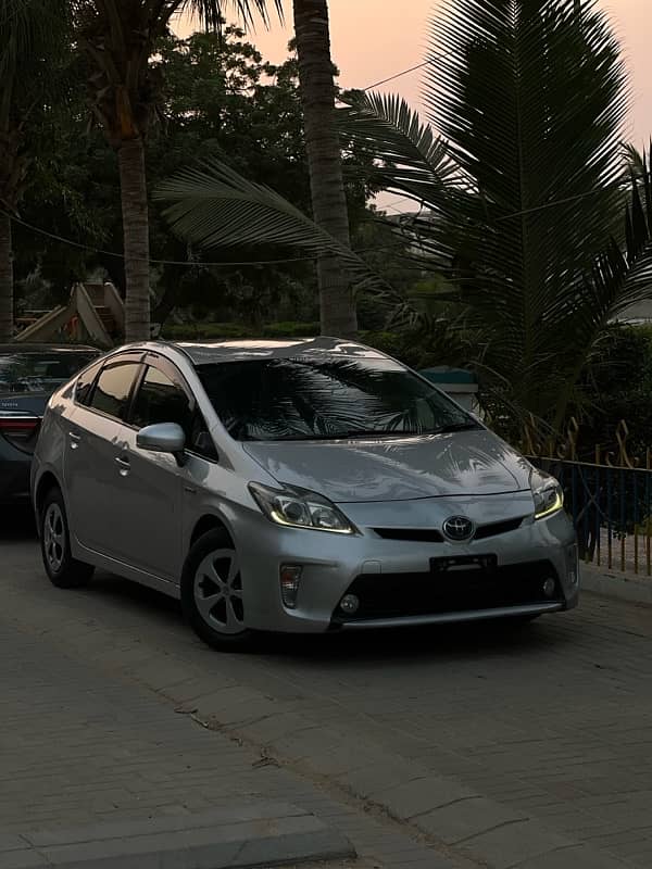 Toyota Prius S LED 1