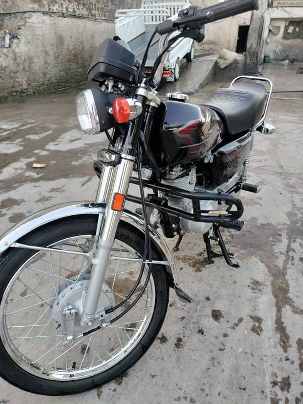 urgent sell cg 125 2024 lush condition 6