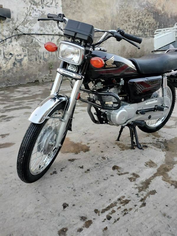 urgent sell cg 125 2024 lush condition 9