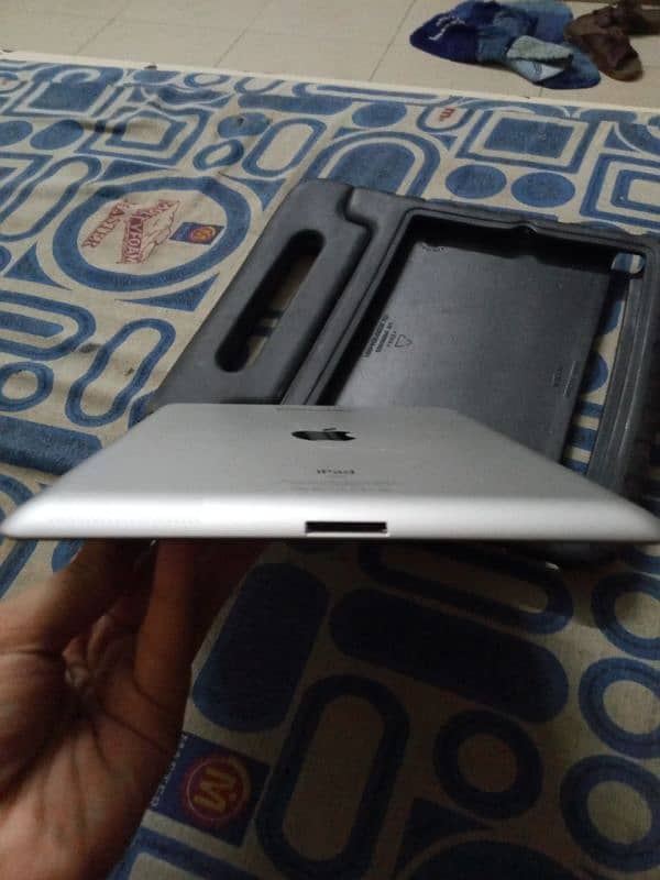 ipad 2 16 gb I need money to help someone pls buy 1