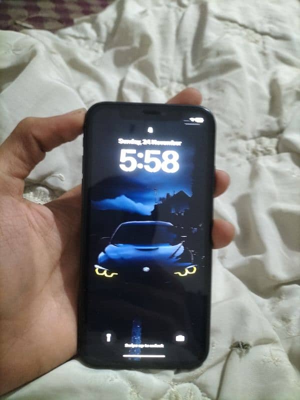 Iphone 11 64Gb Factory unlock With Charger 5