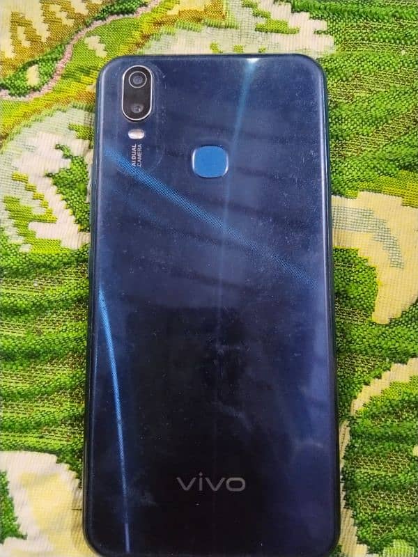 vivo y 11 32gb with box 3