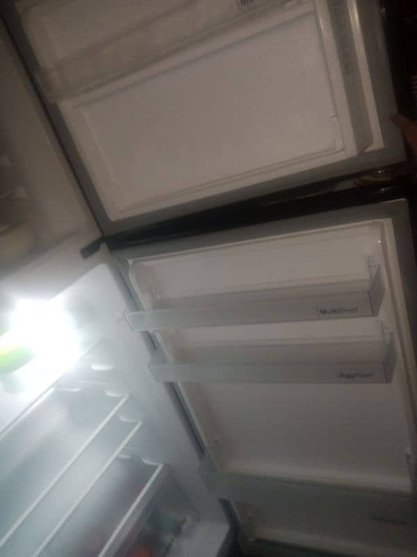 Dawlance fridge GD medium size 4