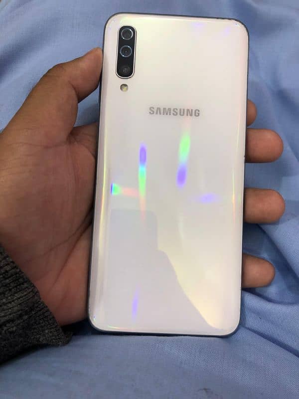 Samsung Galaxy A50, 4/128gb 0