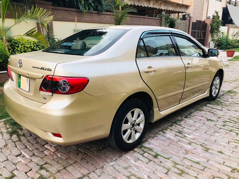 Toyota Corolla Altis 2011 4