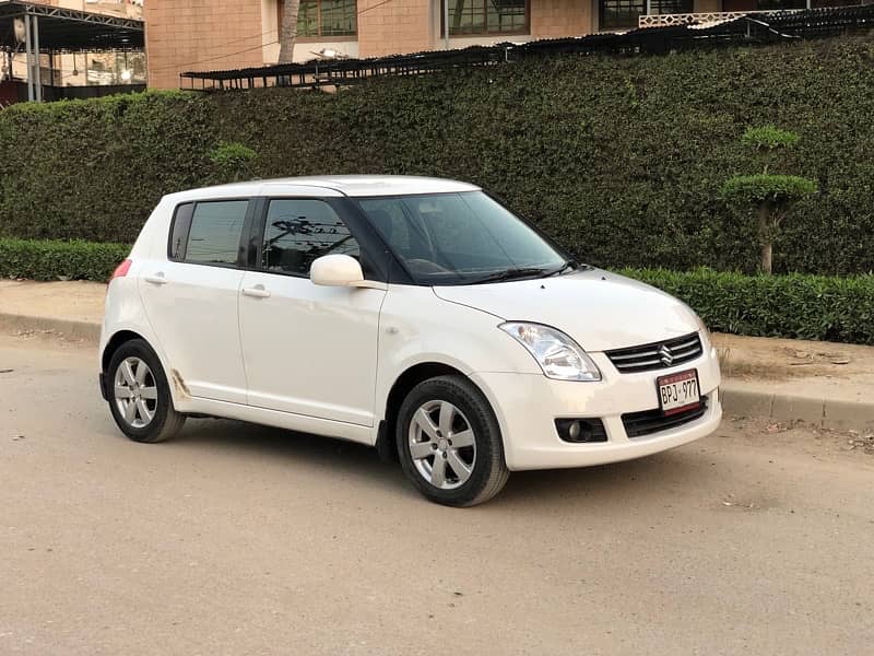 Suzuki Swift 2019 Dlx navigation Almost original body. 0